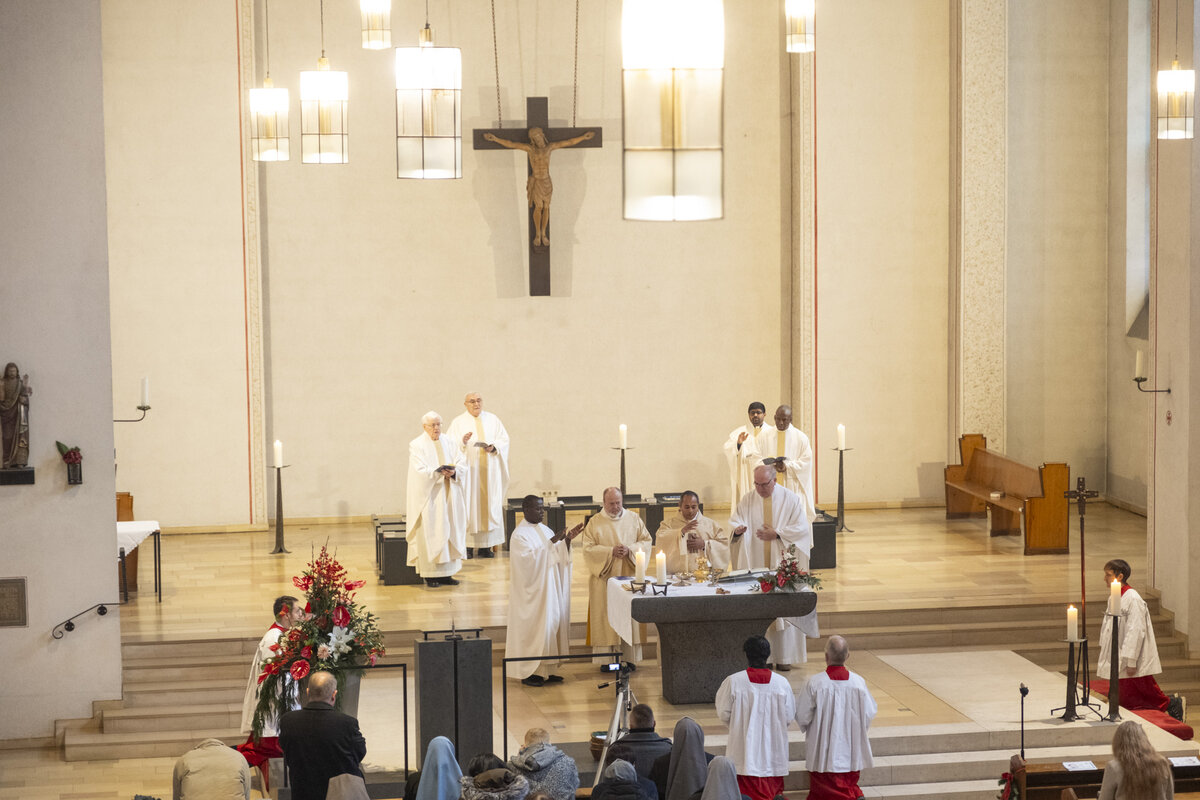 Communio in Christo: Article